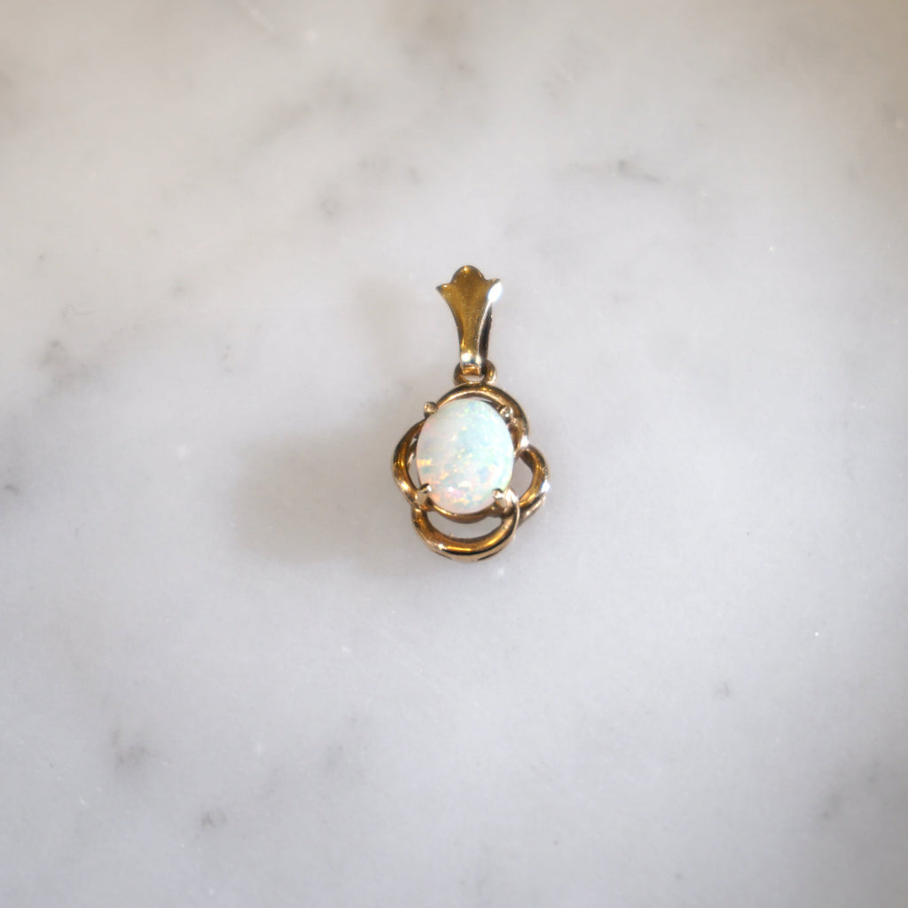 9ct Yellow Gold Opal Pendant