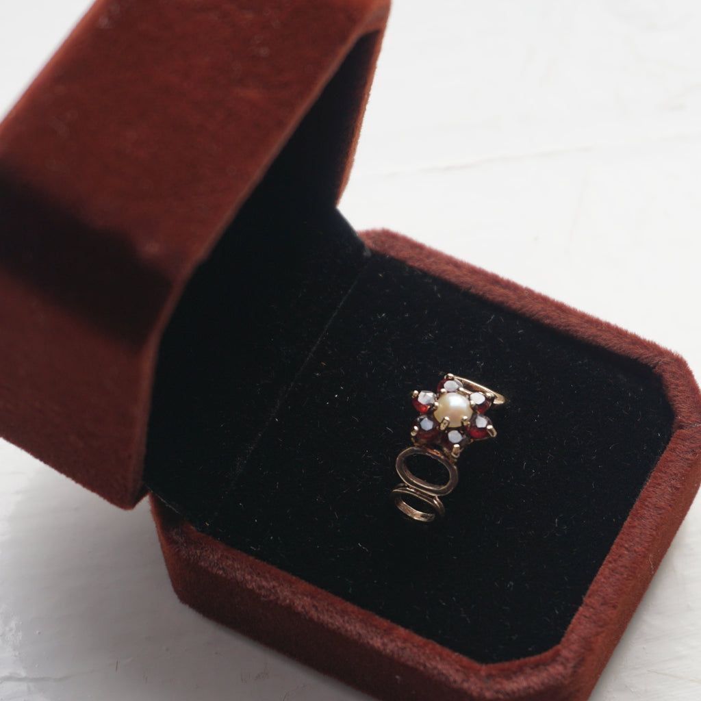9ct Yellow Gold Garnet and Pearl Flower Ring
