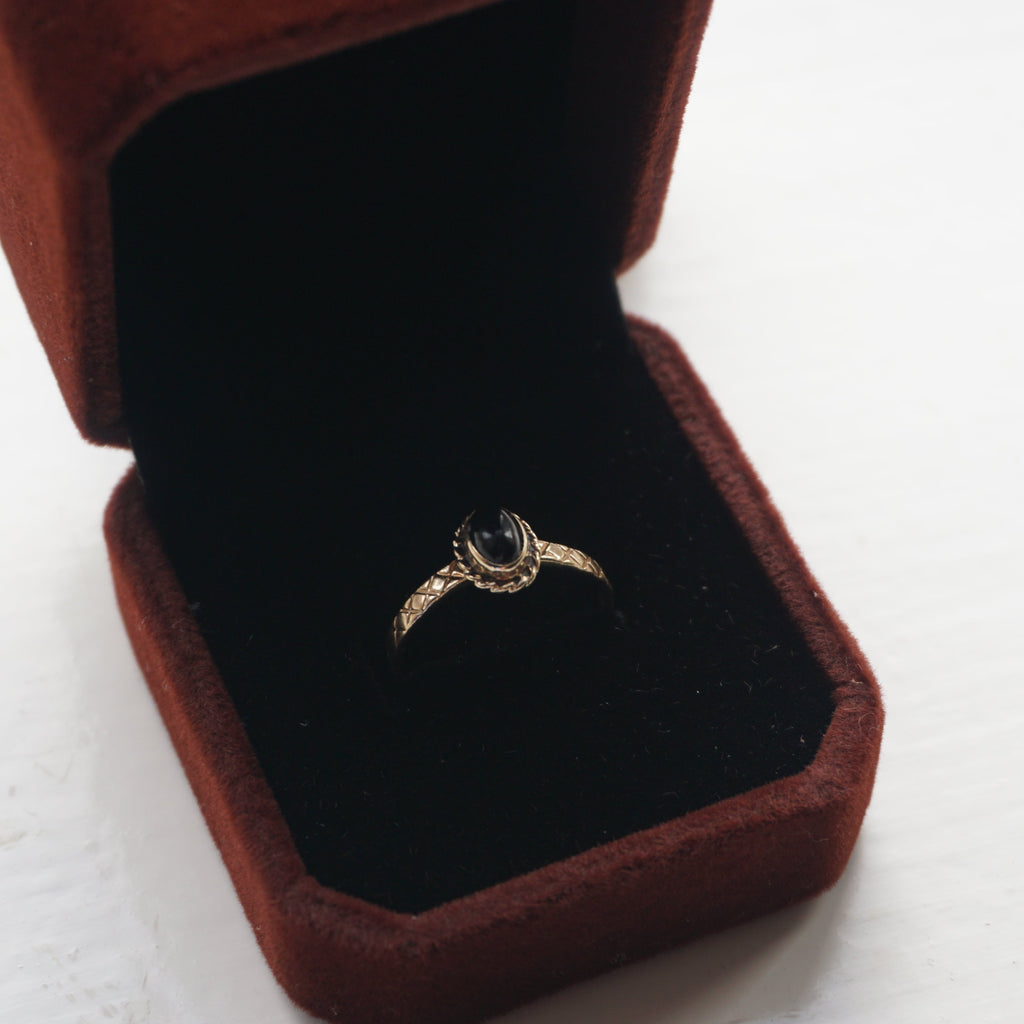 9ct Gold Black Onyx Oval