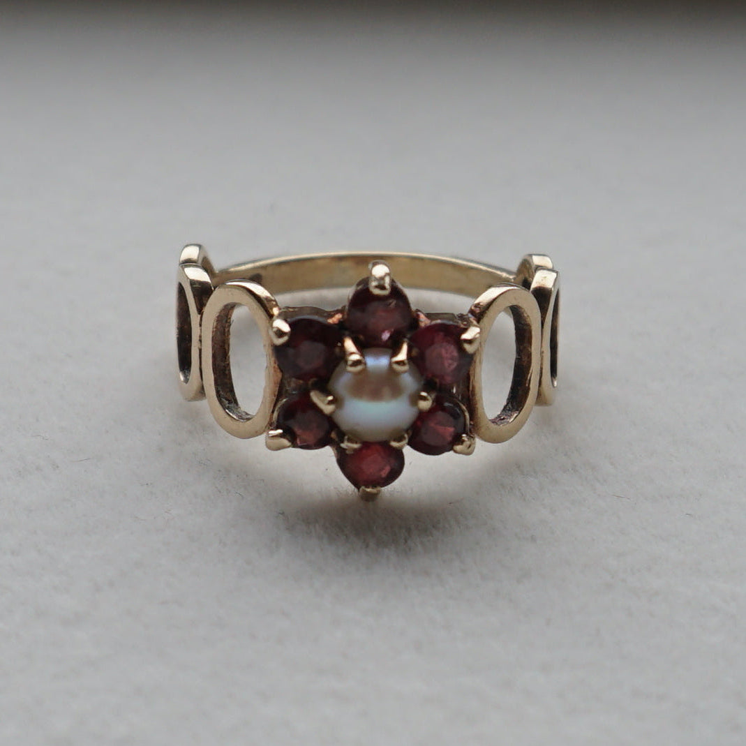 9ct Yellow Gold Garnet and Pearl Flower Ring