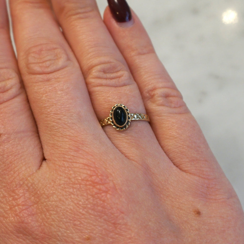 9ct Gold Black Onyx Oval