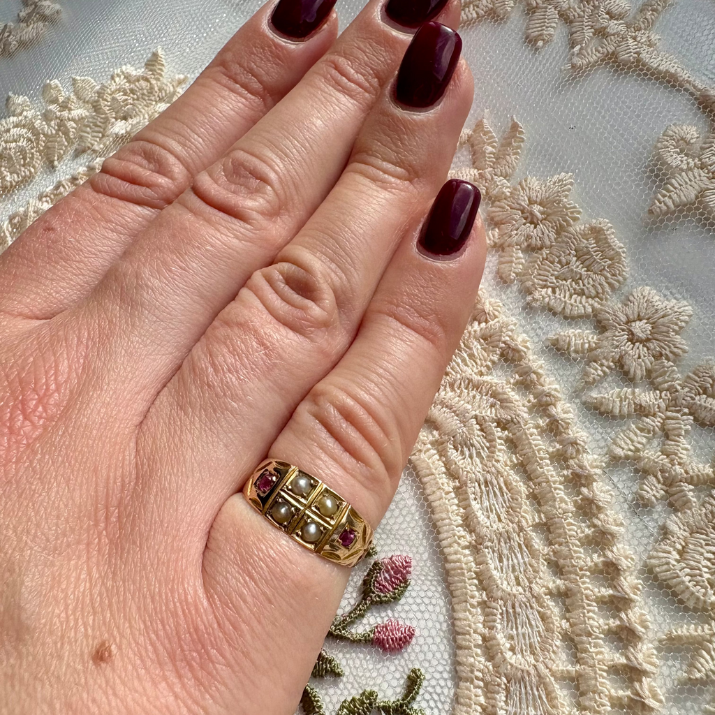 Antique 15ct Gold Ruby & Pearl Band