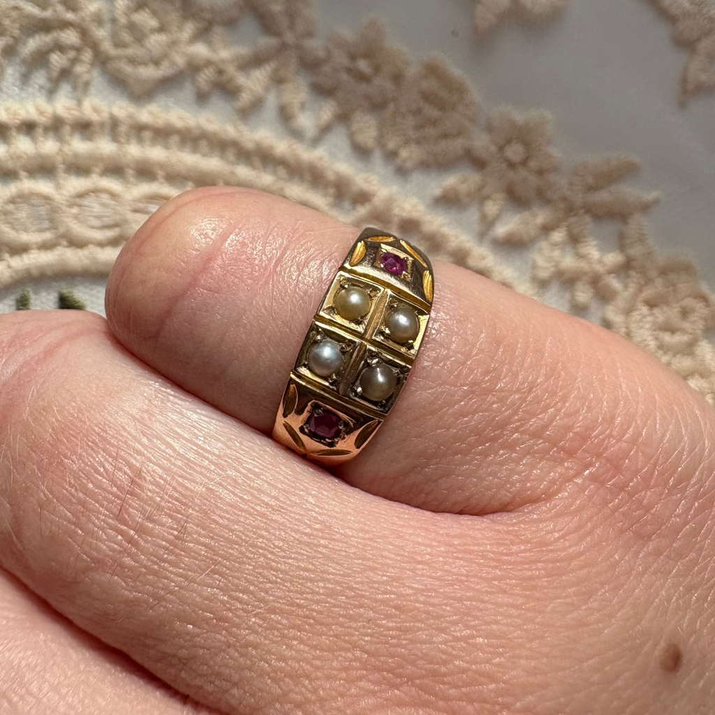 Antique 15ct Gold Ruby & Pearl Band