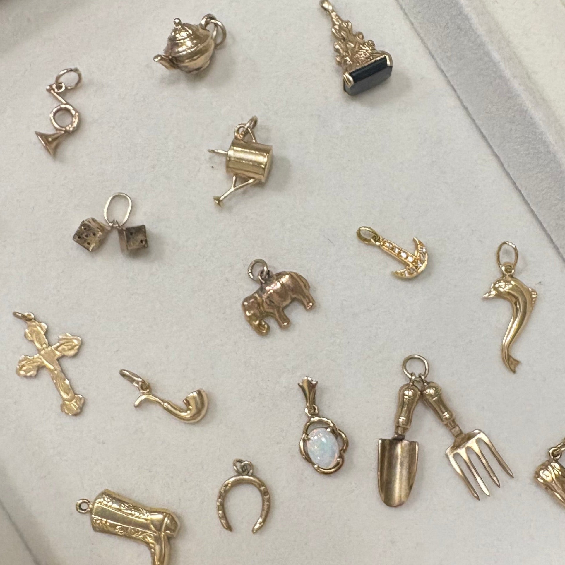 9ct Yellow Gold Elephant Charm