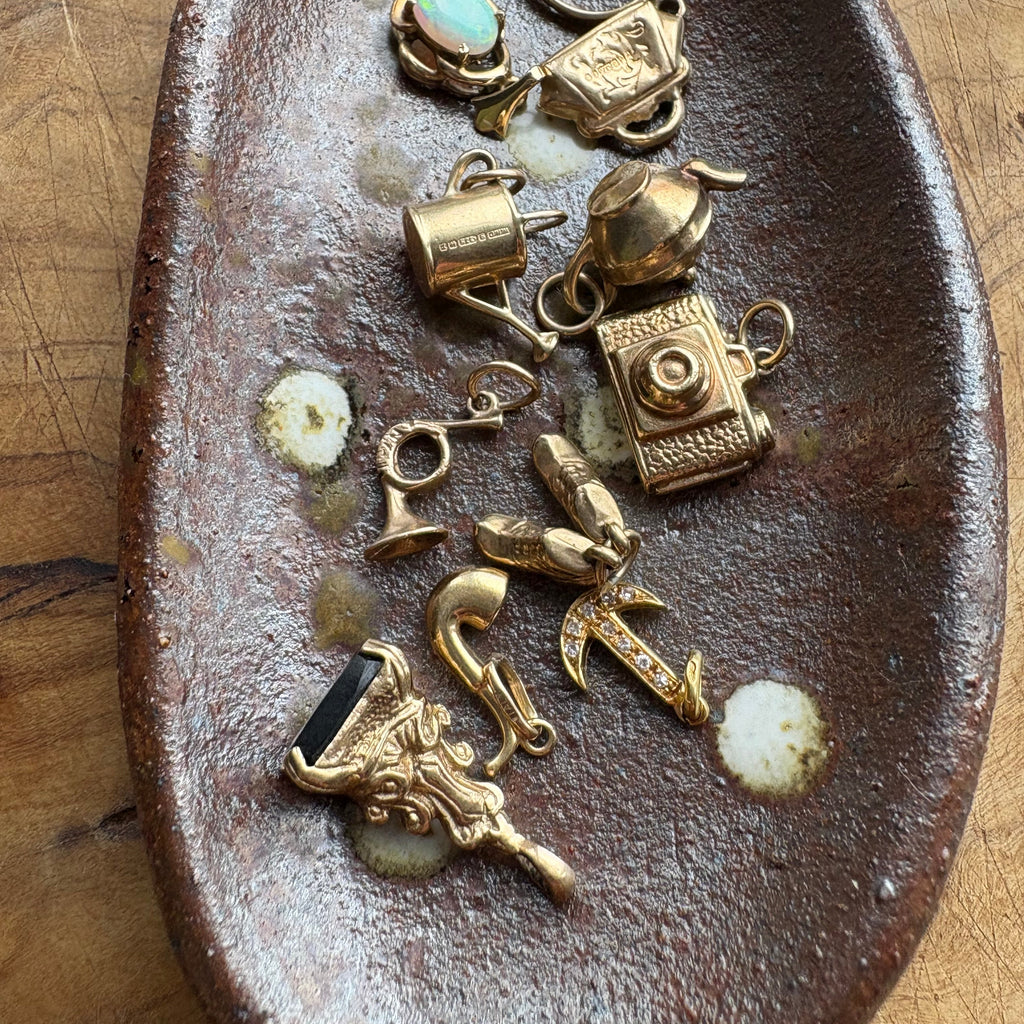 9ct Yellow Gold Fancy Black Seal Fob Pendant